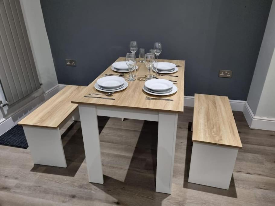 Beautiful 4 Bed Immaculate Condition Refurbished Property Romford Extérieur photo